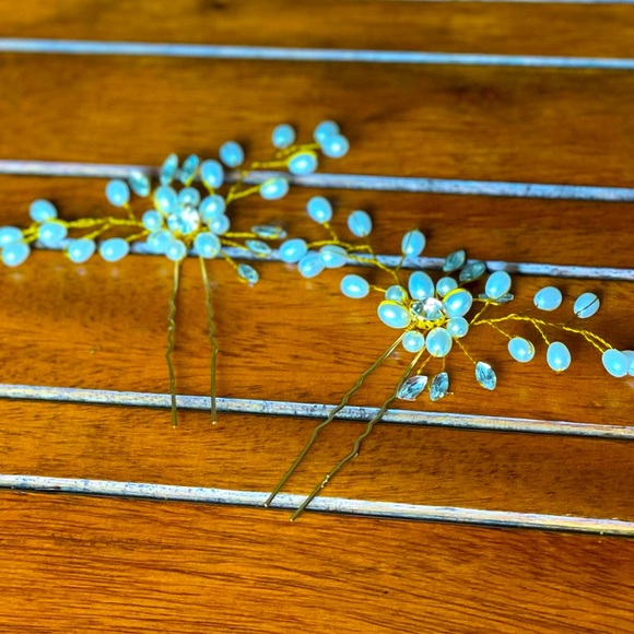 Beautiful 2 Piece Wedding Hairpins - Picture 5 of 7